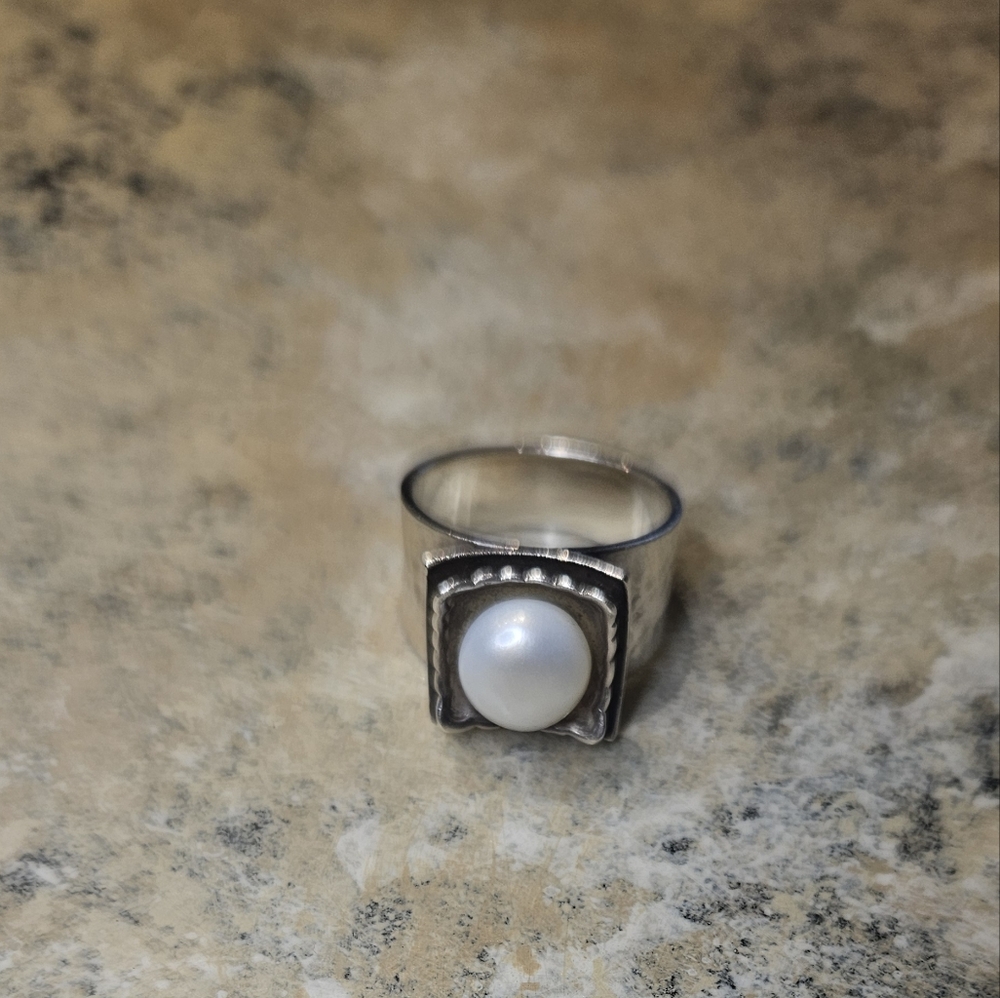 Vintage Silpada Silver Pearl Ring